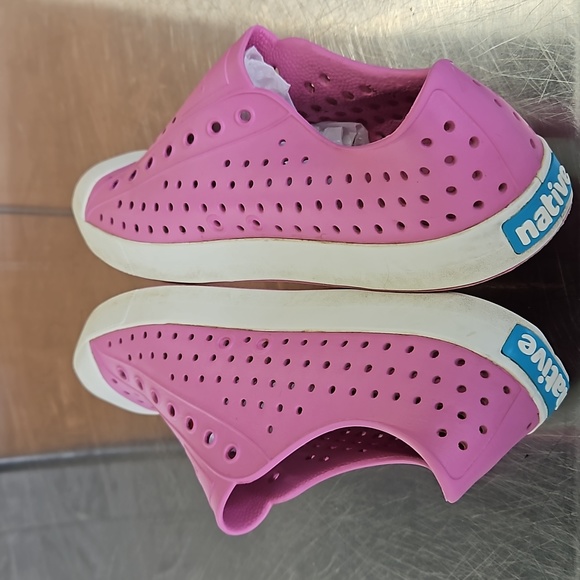 Native Pink Water Shoes - Picture 4 of 6